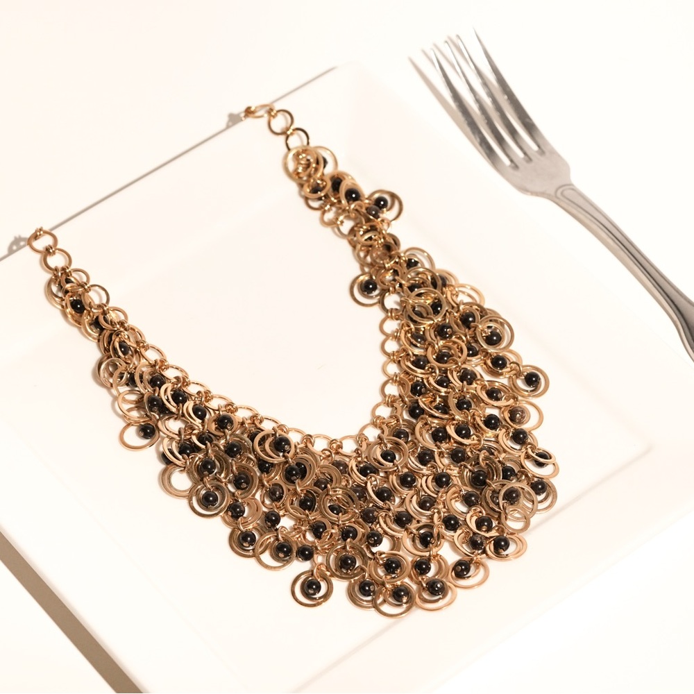 Vintage Doncaster Elegant‎ Gold and Black Necklace
A taste of luxury